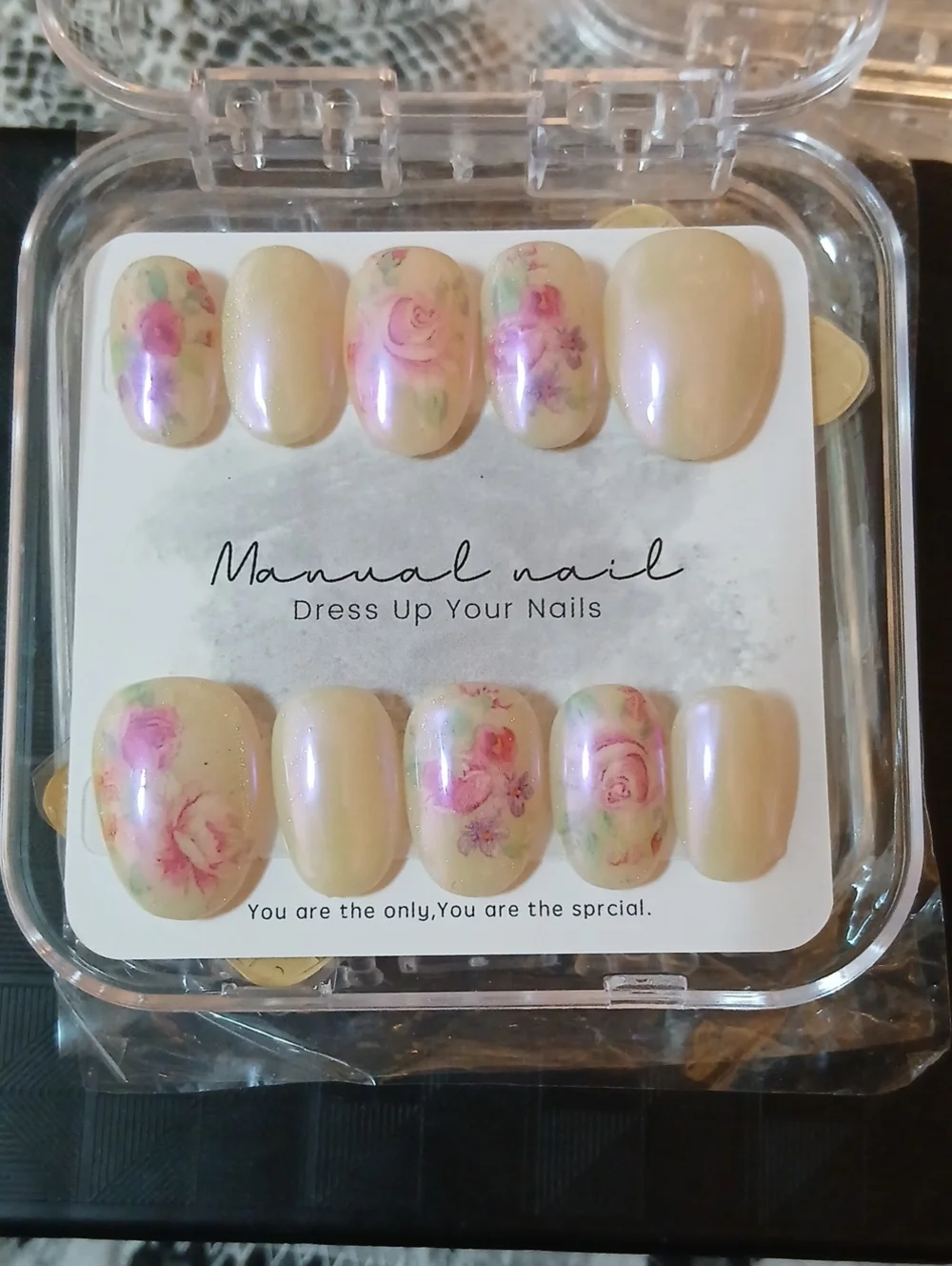 Floral Press-On Nails - Cream with Pink Roses Size Med. Short